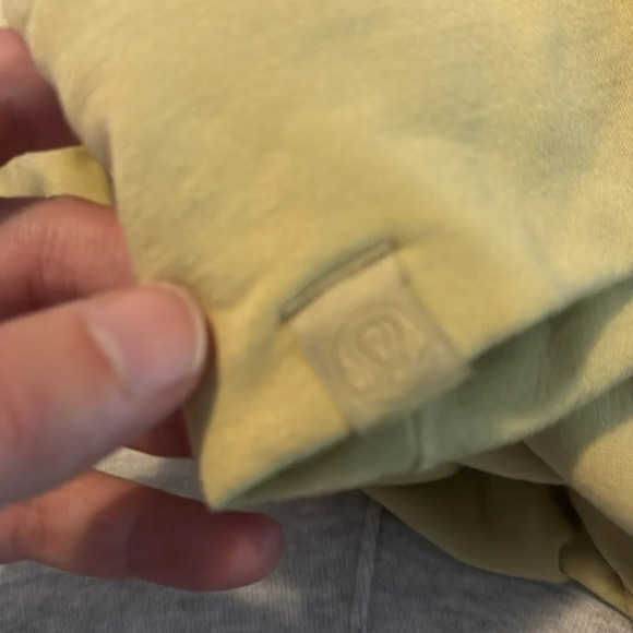 Lululemon women’s yellow pleated oversized model sweater size 10 - Picture 7 of 7